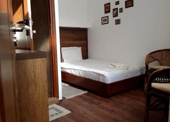 Guest Maria Luiza 3* וארנה